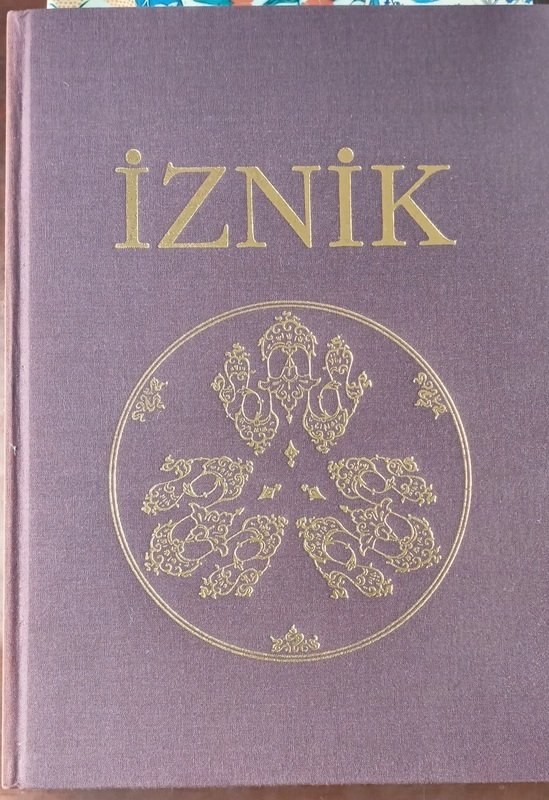 İznik Seramikleri - Nurhan Atasoy-Julian Raby (CİLTLİ KUTULU)